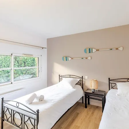 펜션 105 M Near The Ocean With Pool And Garden